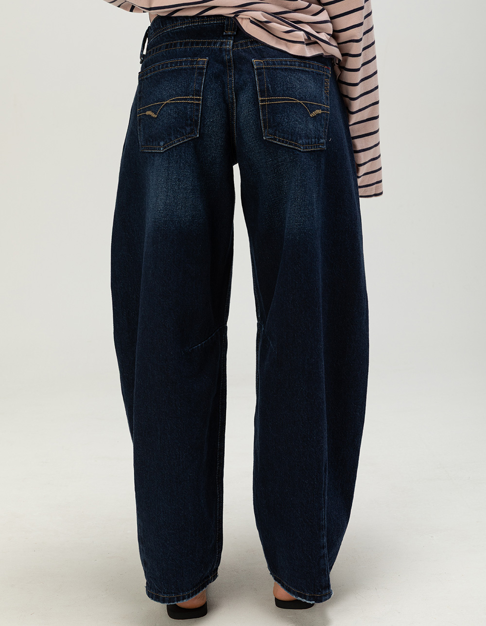 BDG Urban Outfitters Kayla Womens Low Rise Cocoon Jeans - BLUE BLACK