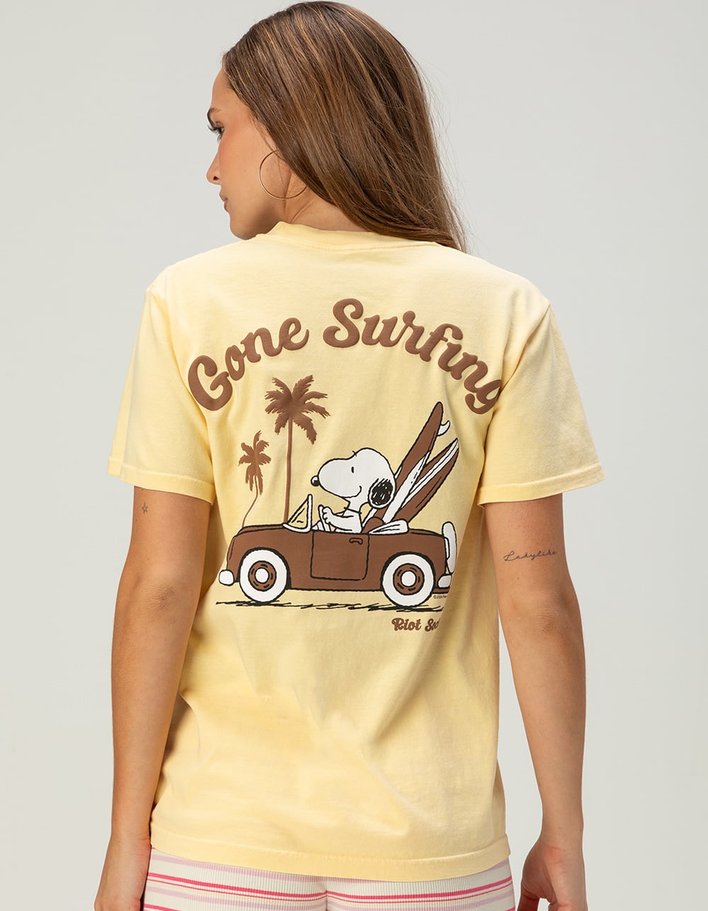 RIOT SOCIETY x Peanuts Gone Surfing Womens Tee - YELLOW