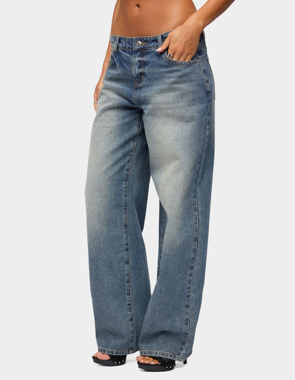 EDIKTED Heidie Low Rise Baggy Jeans - BLUE
