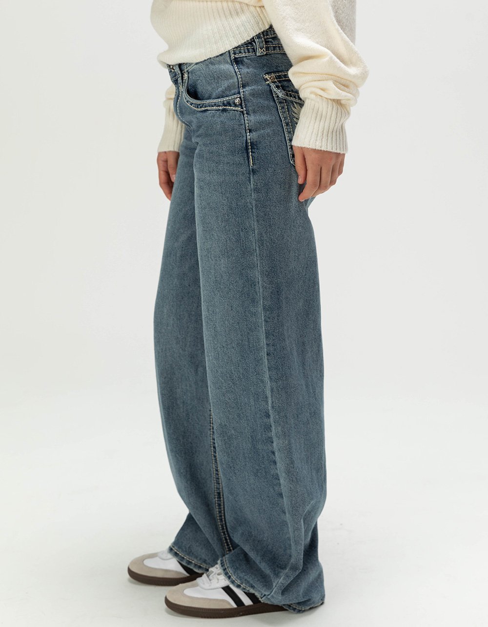 RSQ Womens Low Rise Heart Locket Baggy Jeans - MEDIUM WASH