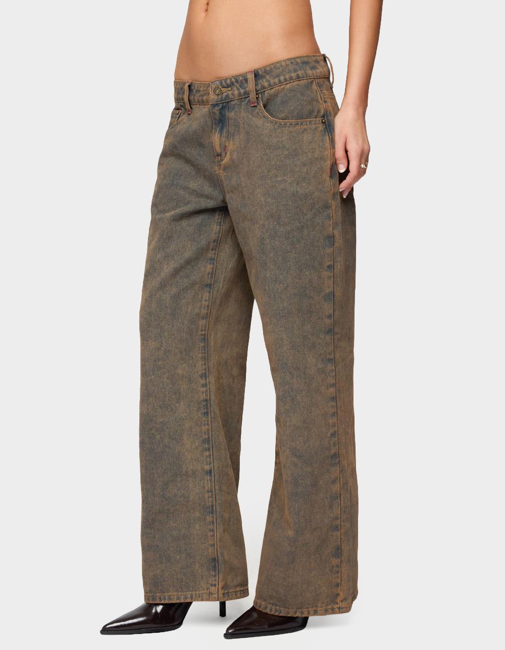 EDIKTED Petite Ace Low Rise Baggy Jeans - BROWN