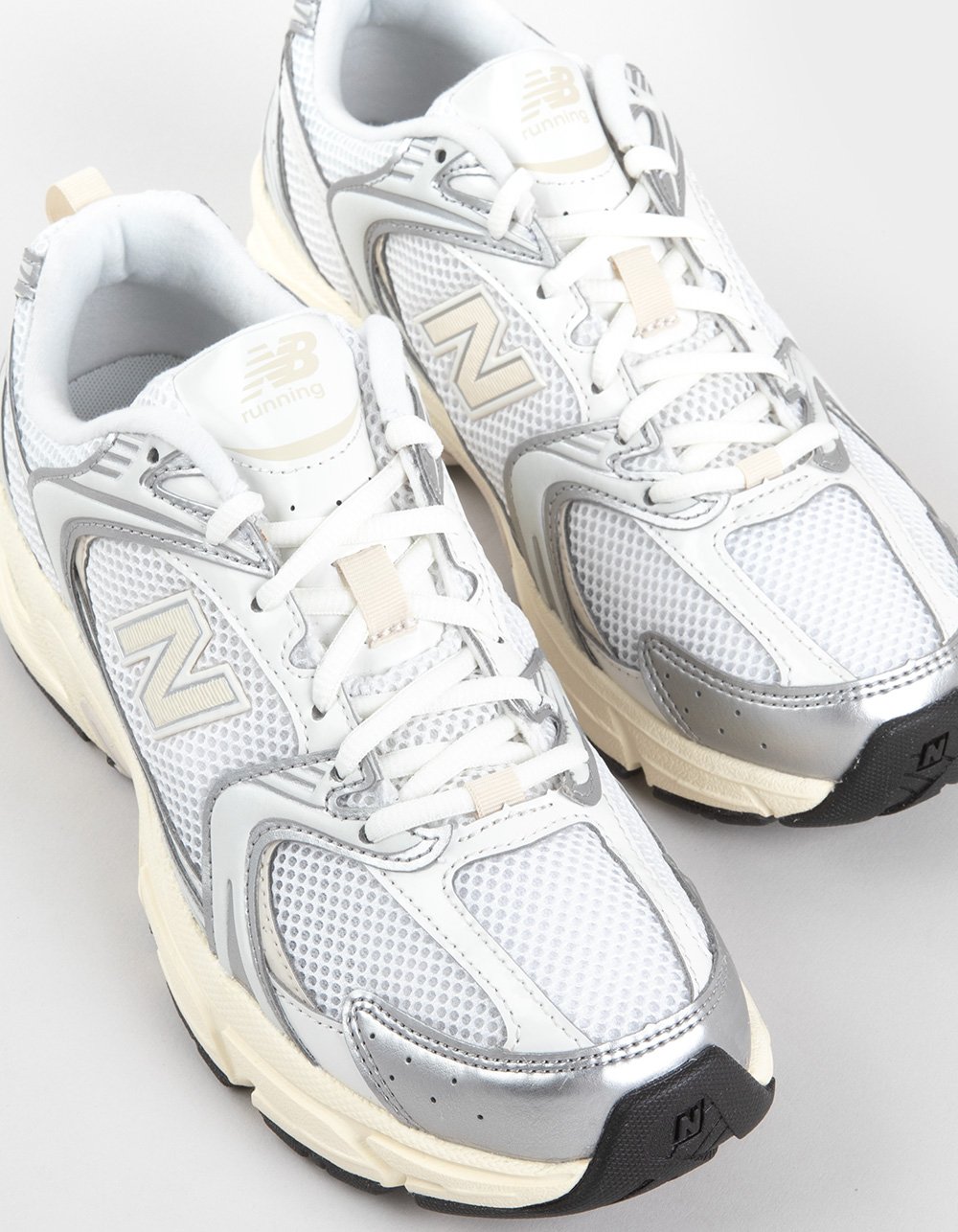 NEW BALANCE 530 Womens Shoes - METALLIC WHT
