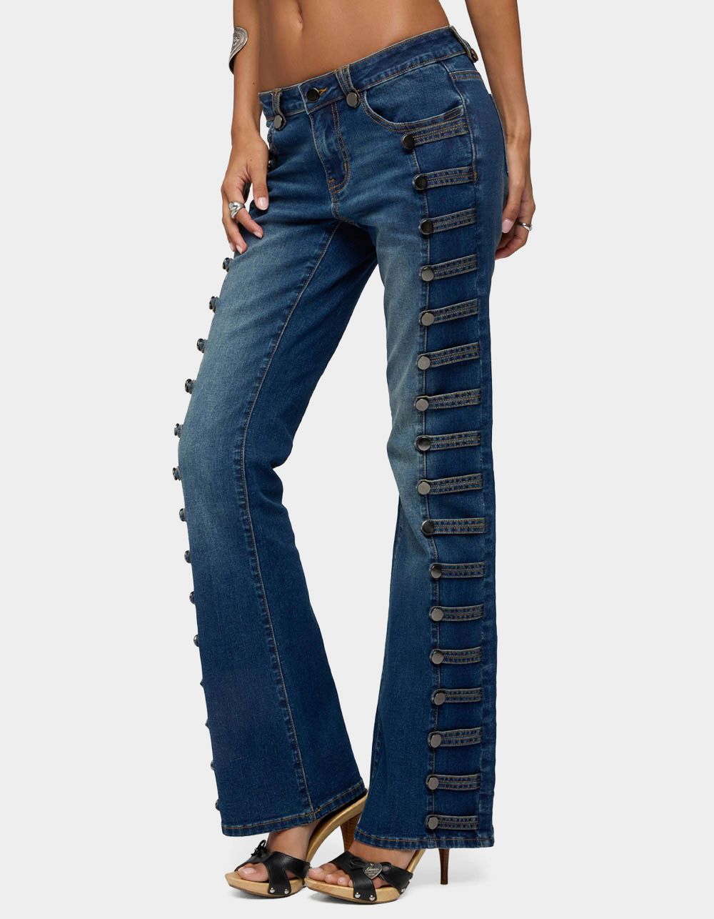 EDIKTED Button Loop Low Rise Bootcut Jeans - LIGHT BLUE