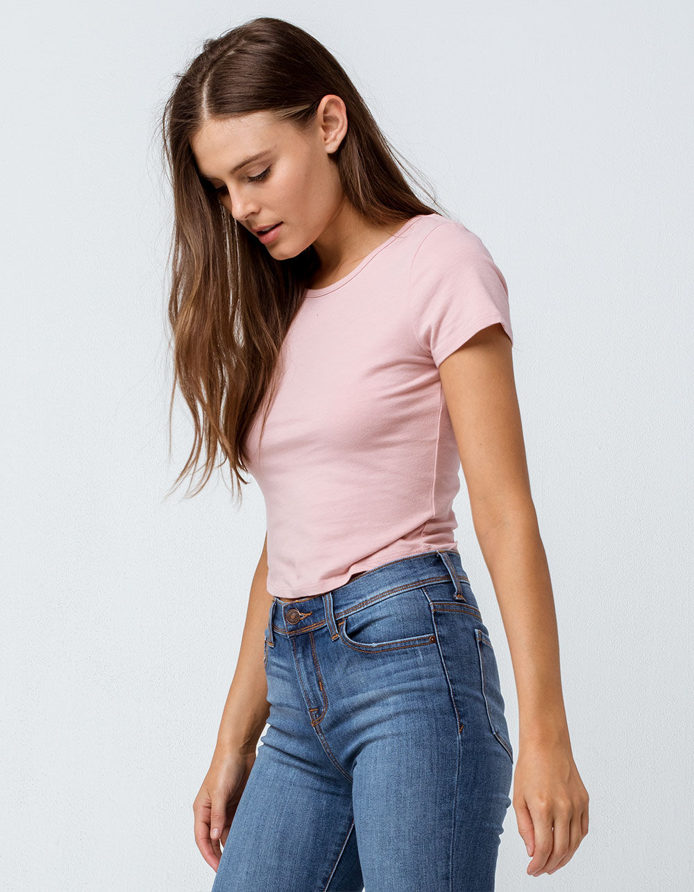 BOZZOLO Twist Back Cut Out Pink Womens Crop Tee image number 2