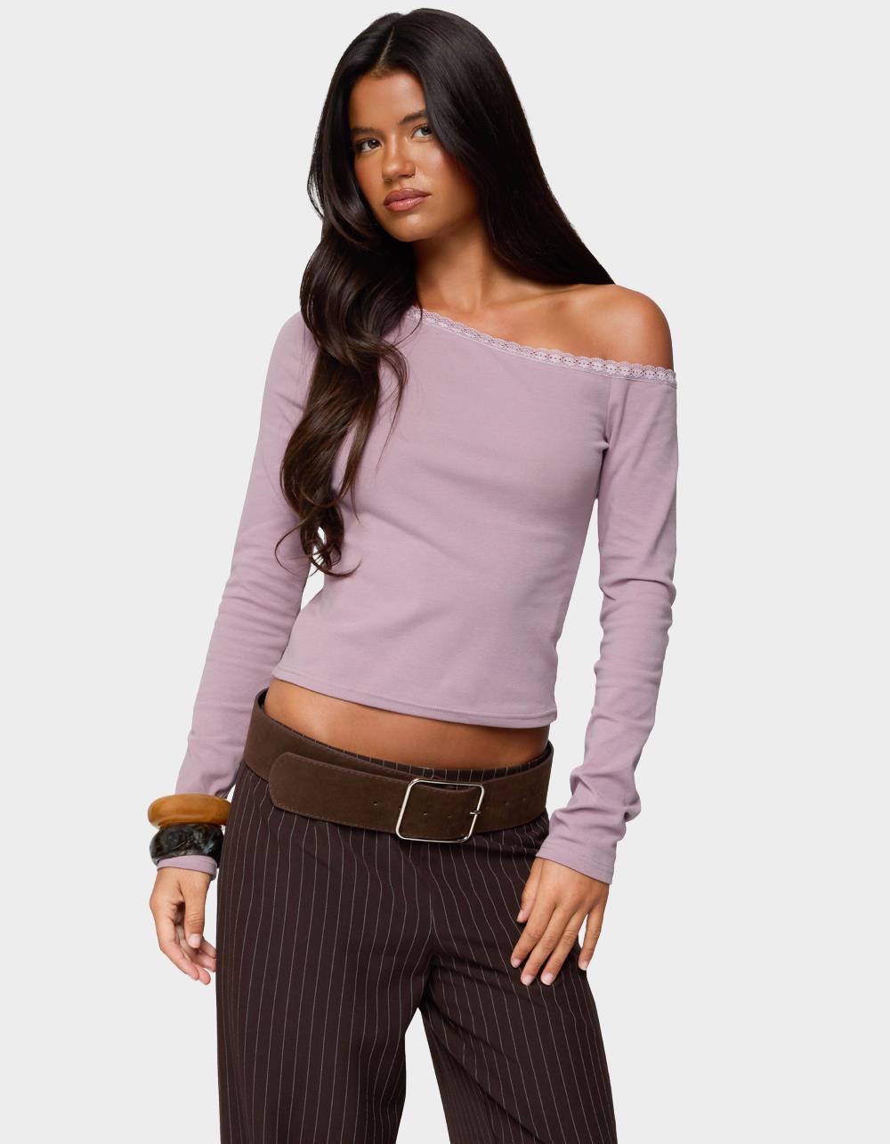 EDIKTED Emmiline Lacey Off Shoulder Top - PURPLE