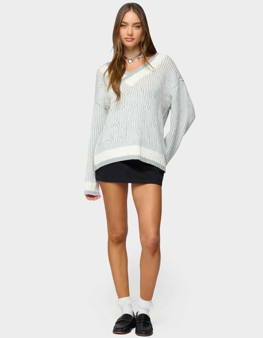 EDIKTED Lila V-Neck Cable Knit Sweater - GRAY