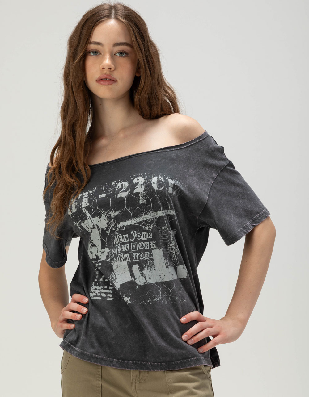 FULL TILT Womens Off The Shoulder Punk Relaxed Tee - WASHED BLACK