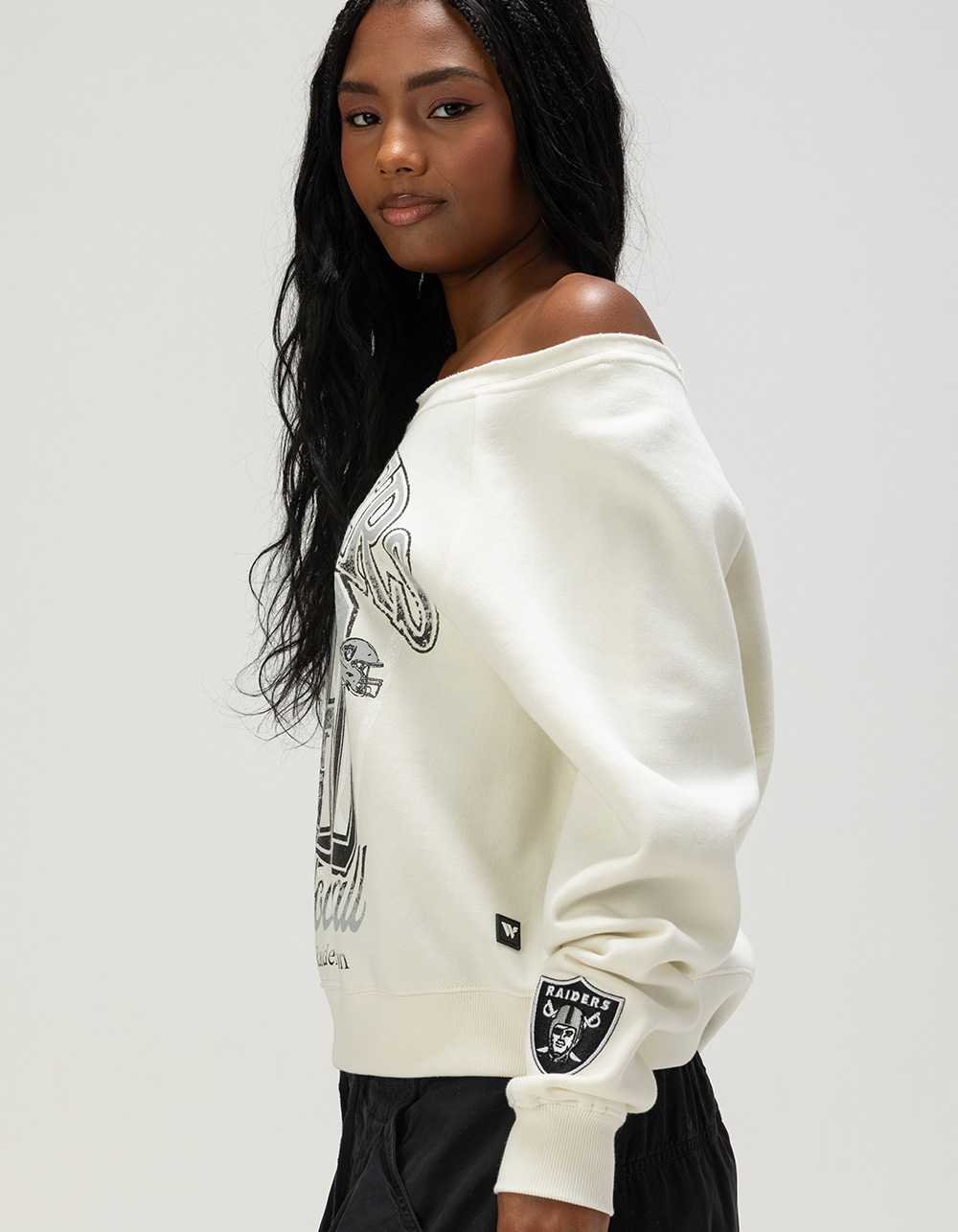 The WILD COLLECTIVE Las Vegas Raiders Womens Off Shoulder Sweatshirt - CREAM