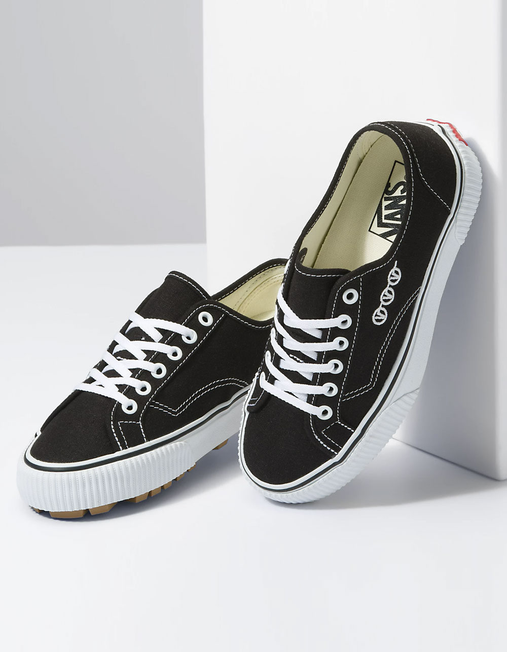 VANS Delridge SF Womens Shoes BLK/WHT Tillys