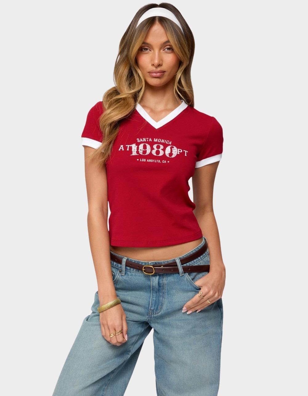 EDIKTED Santa Monica V-Neck Tee