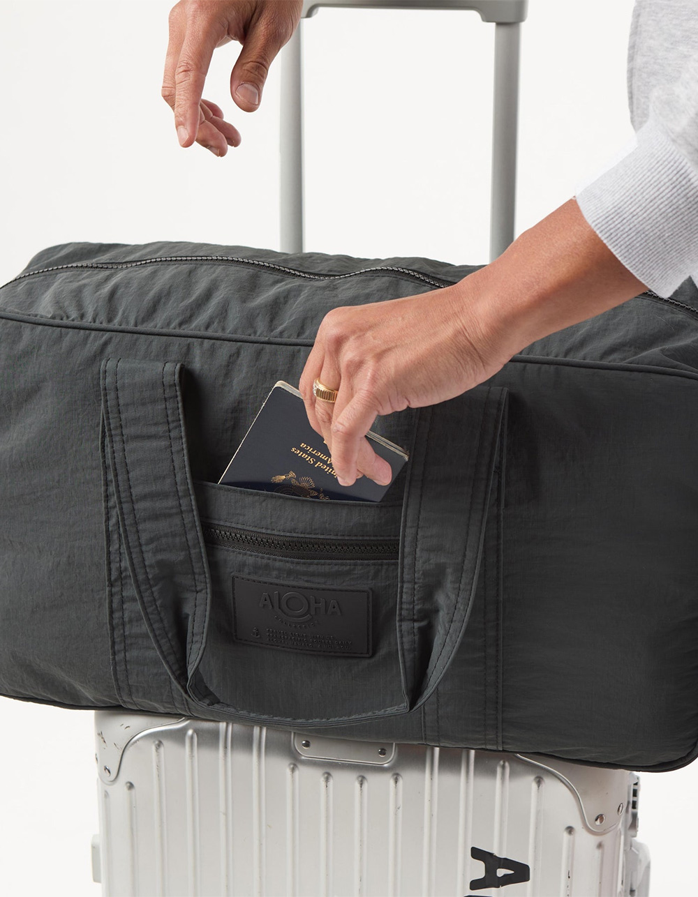 ALOHA COLLECTION Salina Keep It Light Weekender Bag - PINK COMBO