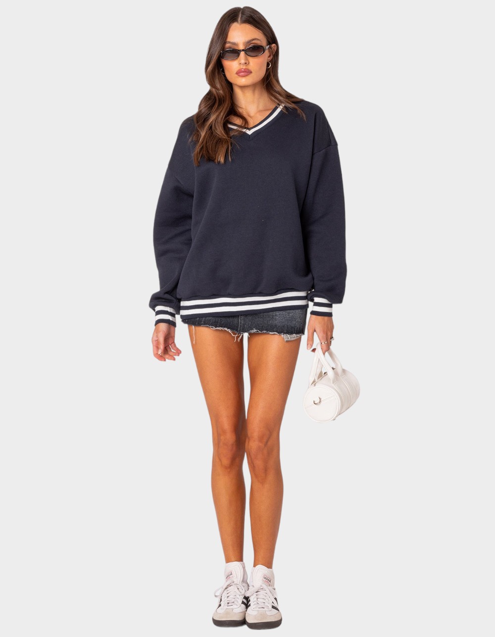 EDIKTED Caryn Oversized V-Neck Sweatshirt - NAVY