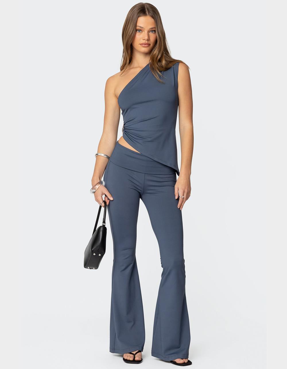 EDIKTED Jayna Asymmetric Ring Top - BLUE