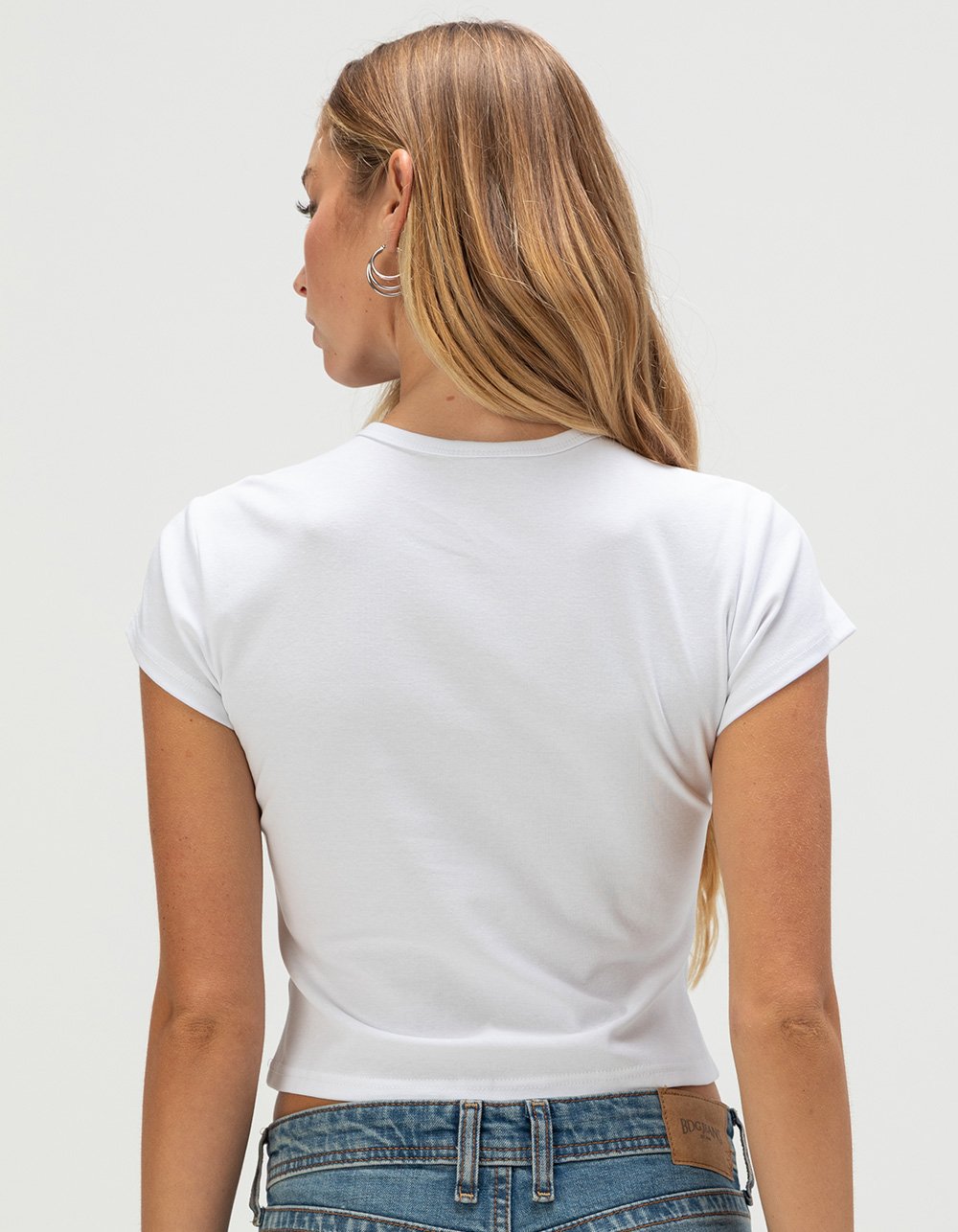 HYPE AND VICE New York Knicks Womens Baby Tee - WHITE