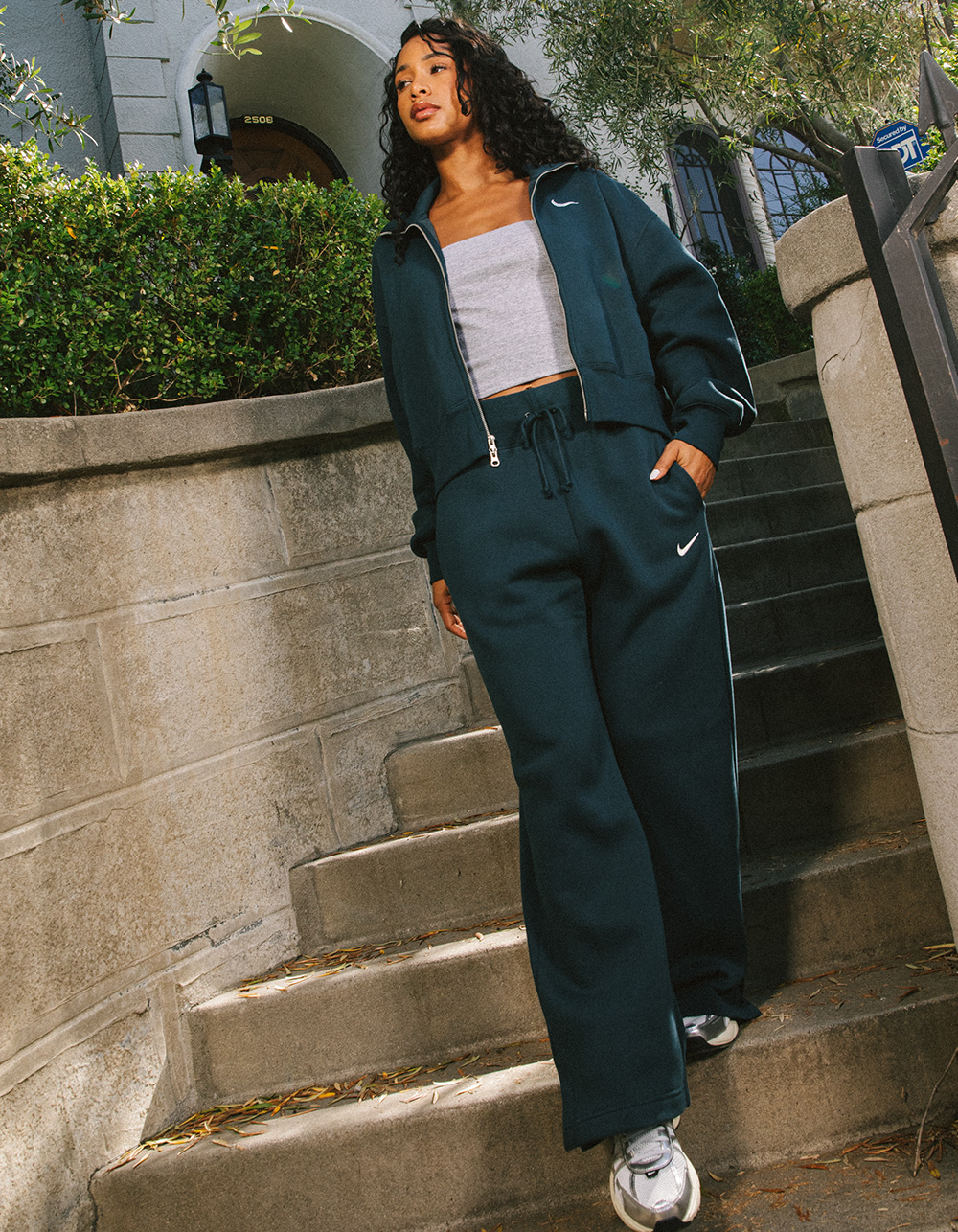 NIKE Sportswear Phoenix Womens Wide Leg Fleece Sweatpants - NAVY