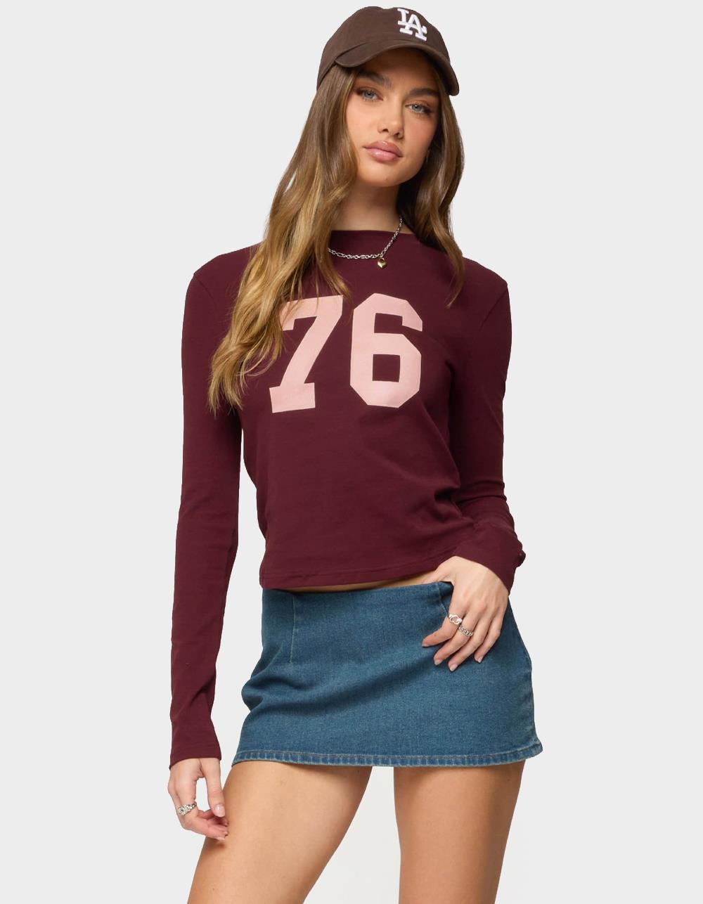 EDIKTED 76 Long Sleeve Tee - DK RED