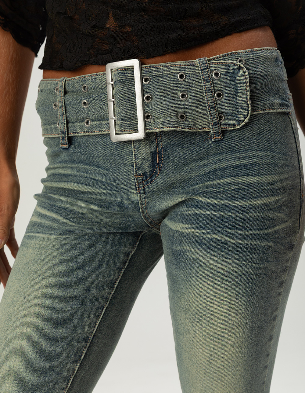 MADDEN GIRL Low Rise Belted Womens Bootcut Jeans - TINTED DENIM