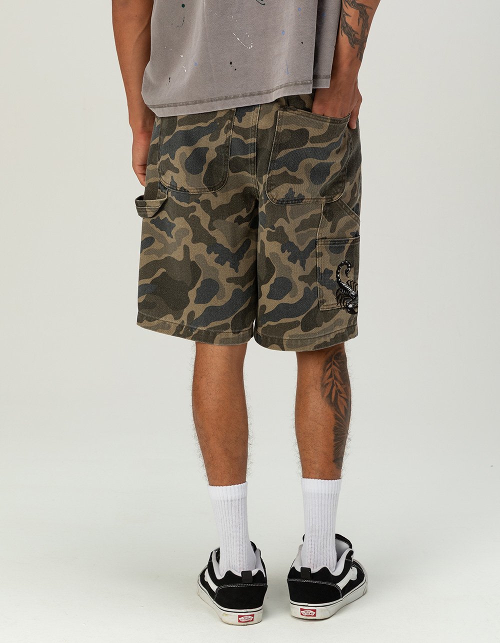 RSQ Mens Loose Embroidered Twill Utility Shorts - CAMO BLACK