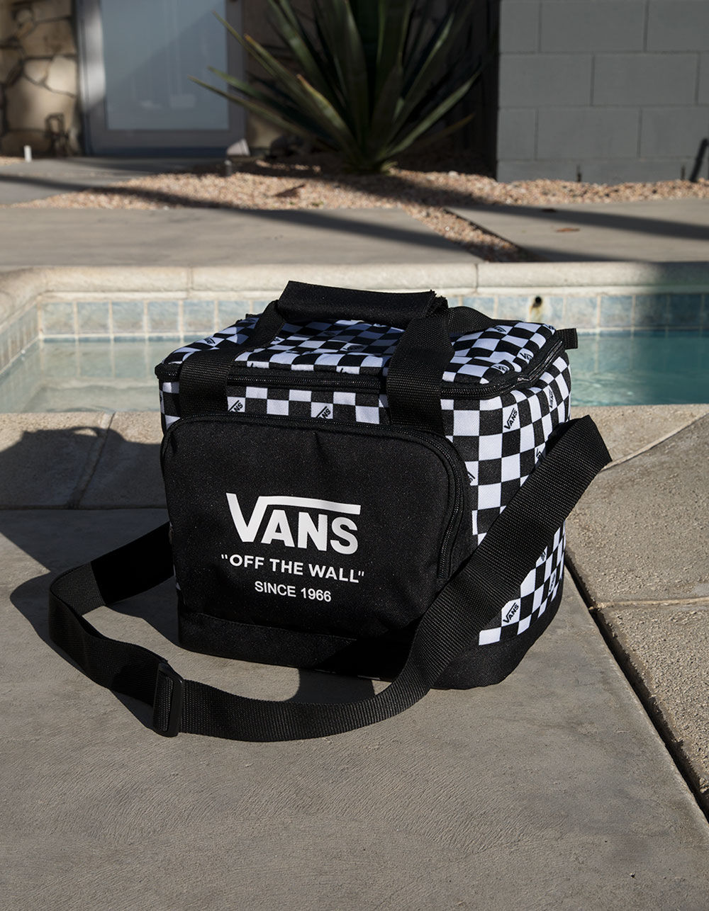 VANS Cooler Bag BLACK/WHITE Tillys