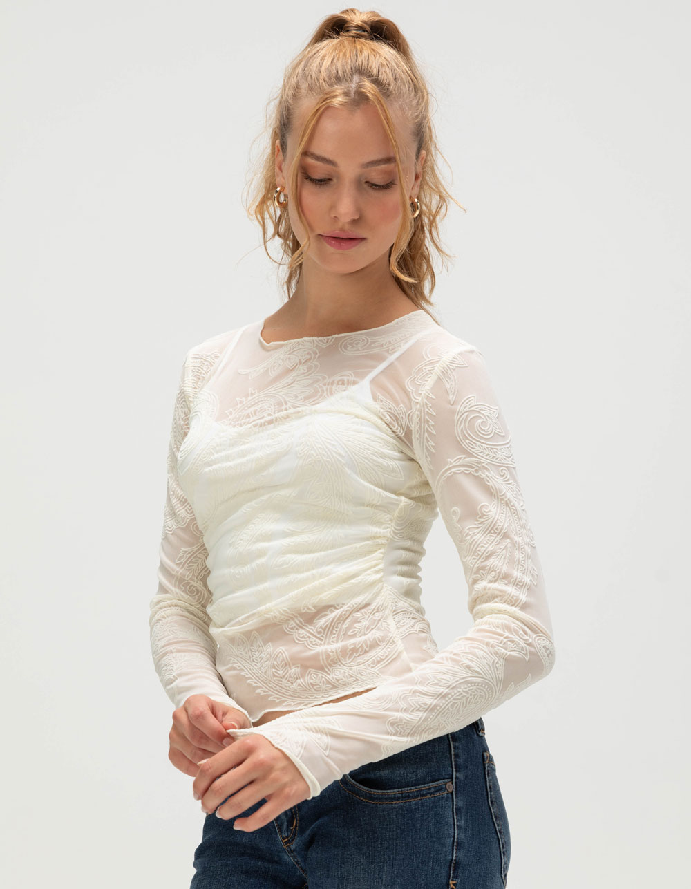 WEST OF MELROSE Womens Flocked Paisley Long Sleeve Top - CREAM