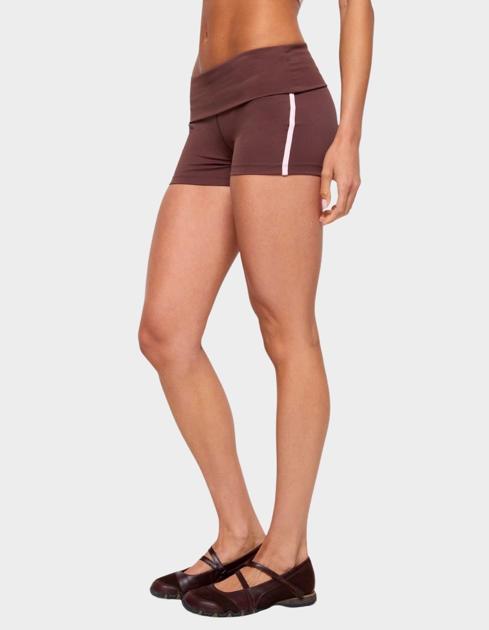 EDIKTED Ambar Contrast Stripe Shorts