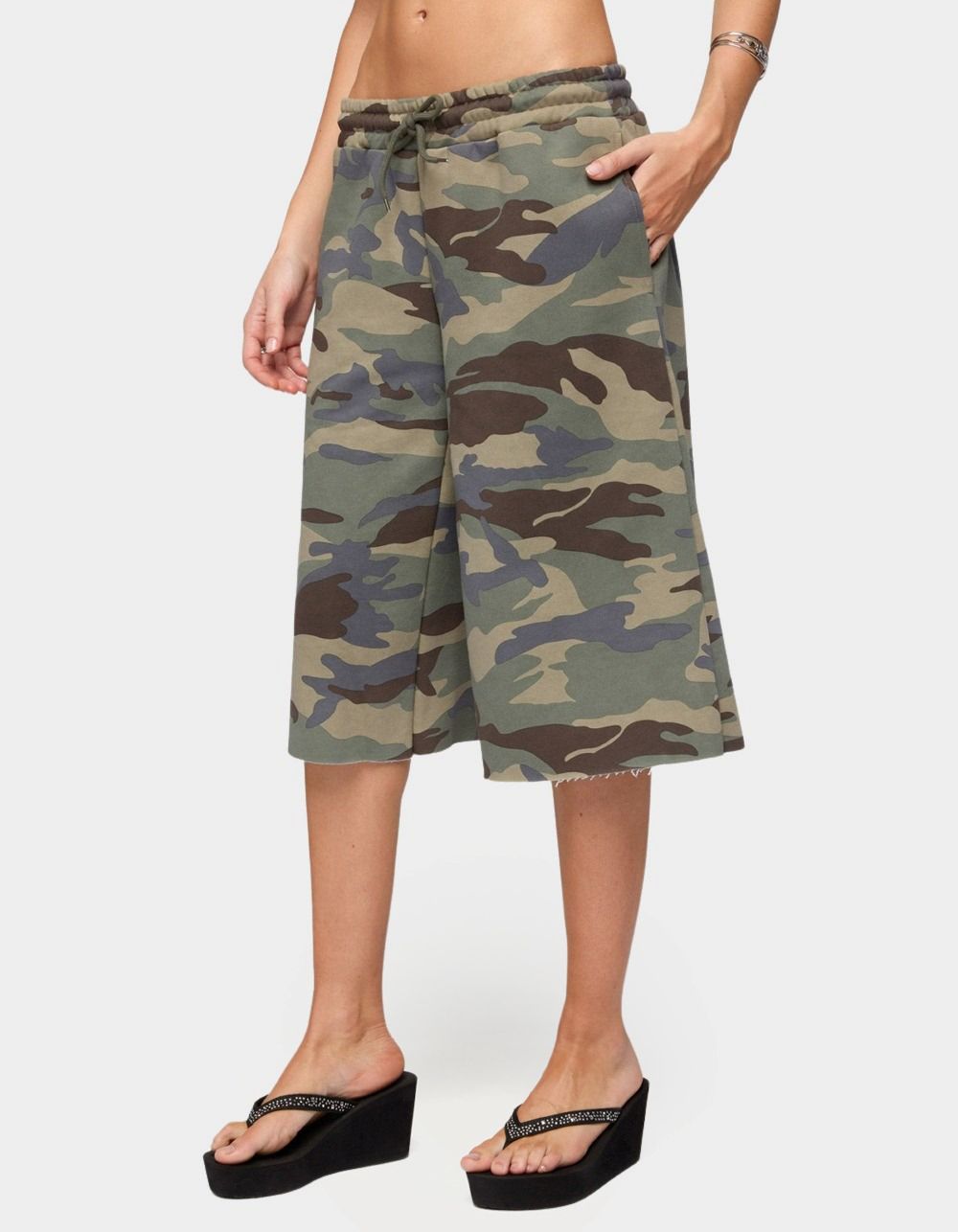 EDIKTED Camo Rush Oversized Bermuda Shorts - DK GREEN