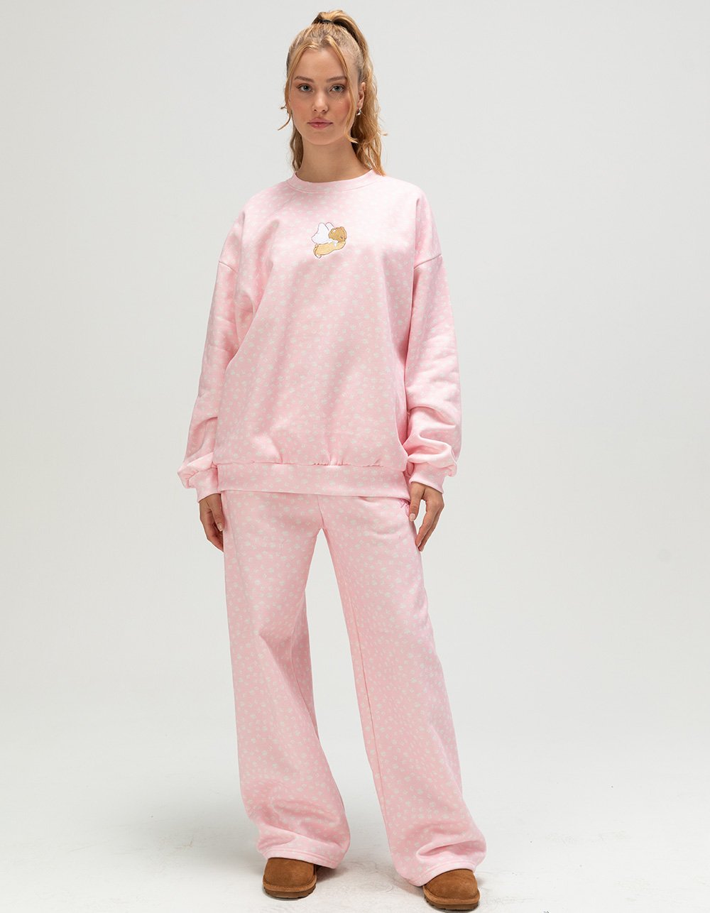 HAPPY CAMP3R Angel Bear Womens Sweatpants - BABY PINK