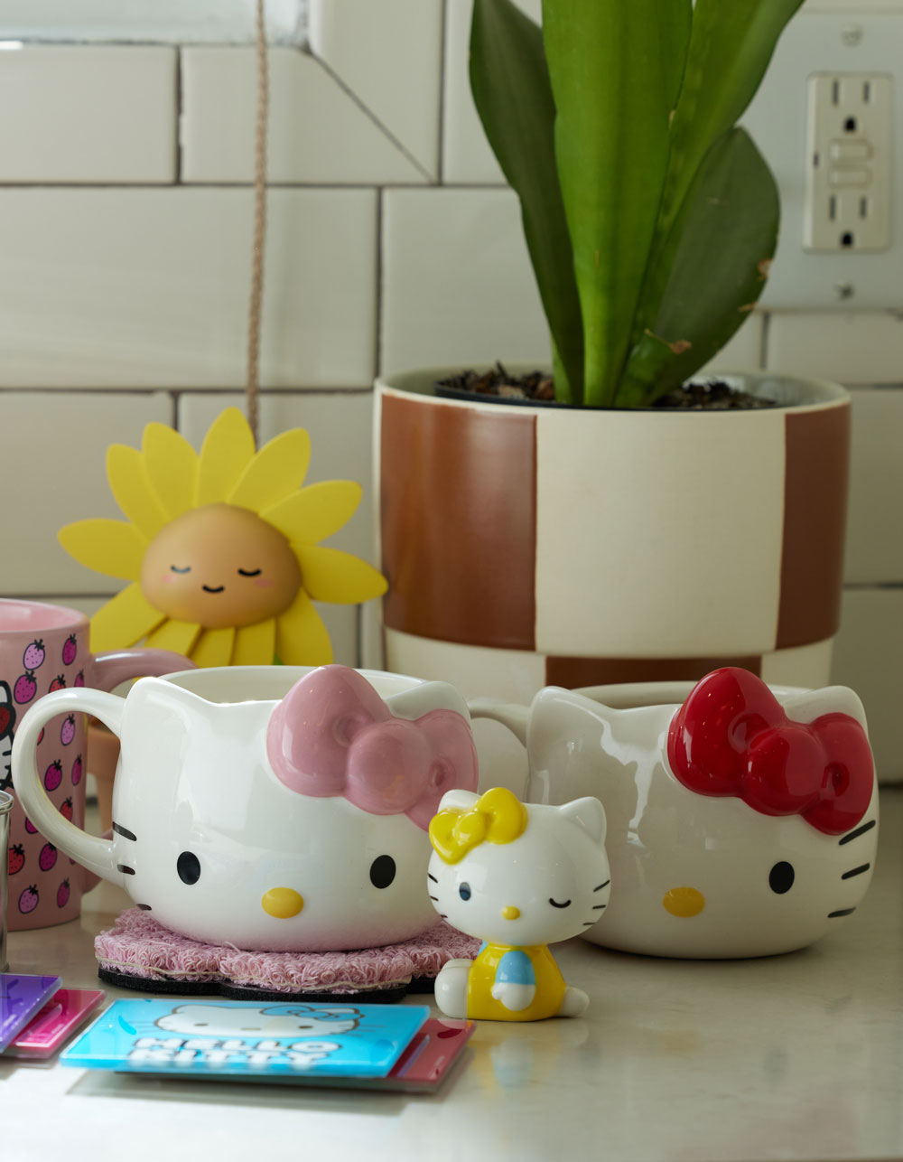 SANRIO Hello Kitty 3D Sculpted Ceramic Mug - RED