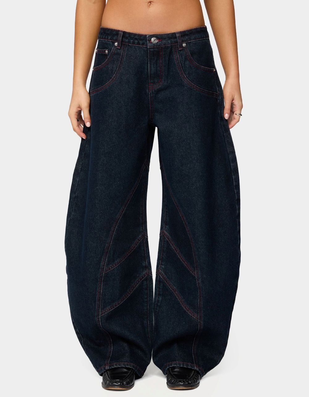 EDIKTED Double Pocket Low Rise Barrel Leg Jeans - DARK BLUE