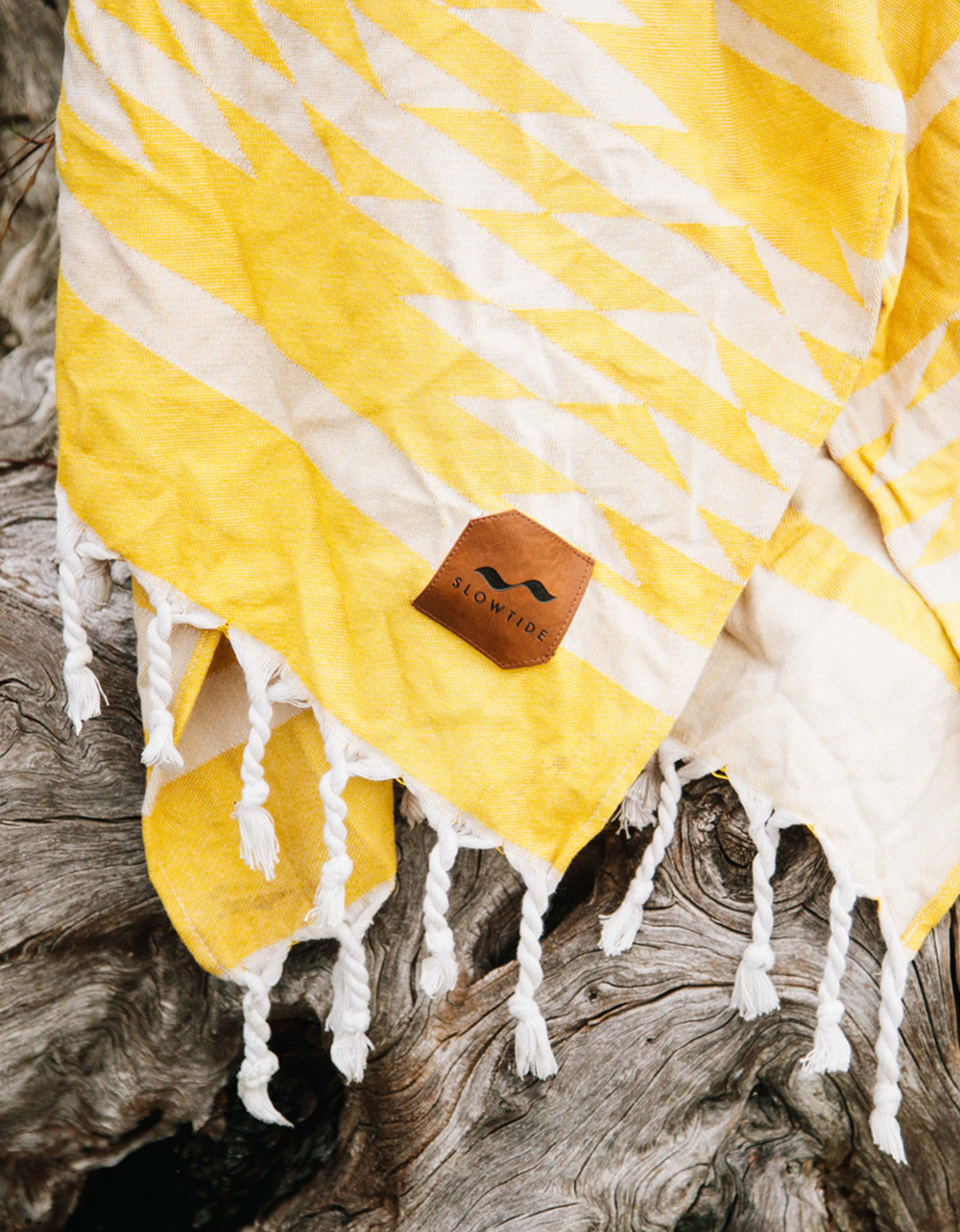 SLOWTIDE Chico Throw Blanket WHITE/YELLOW Tillys