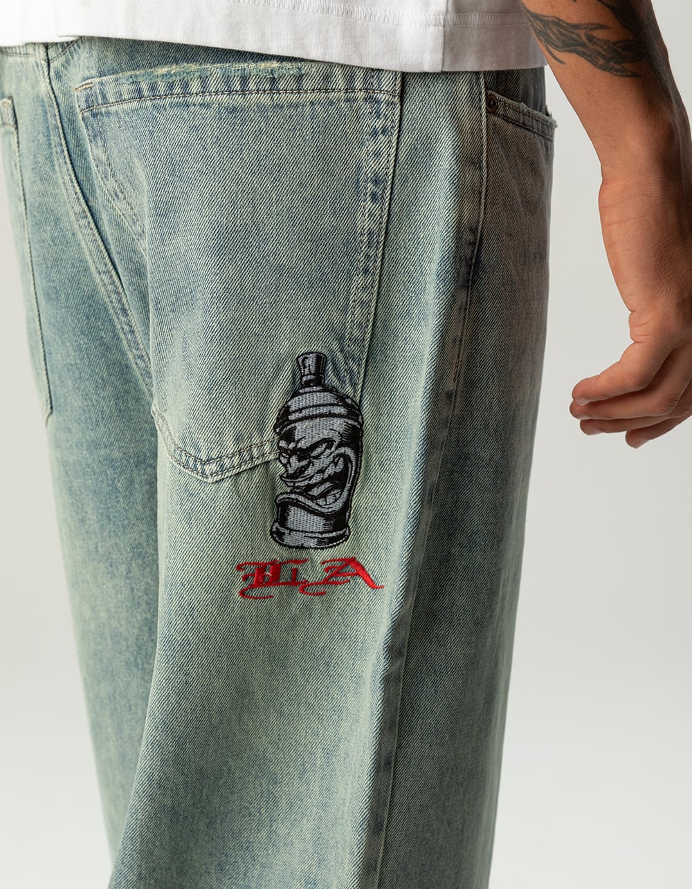 RSQ Mens Extra Baggy Embroidered Jeans - MEDIUM WASH