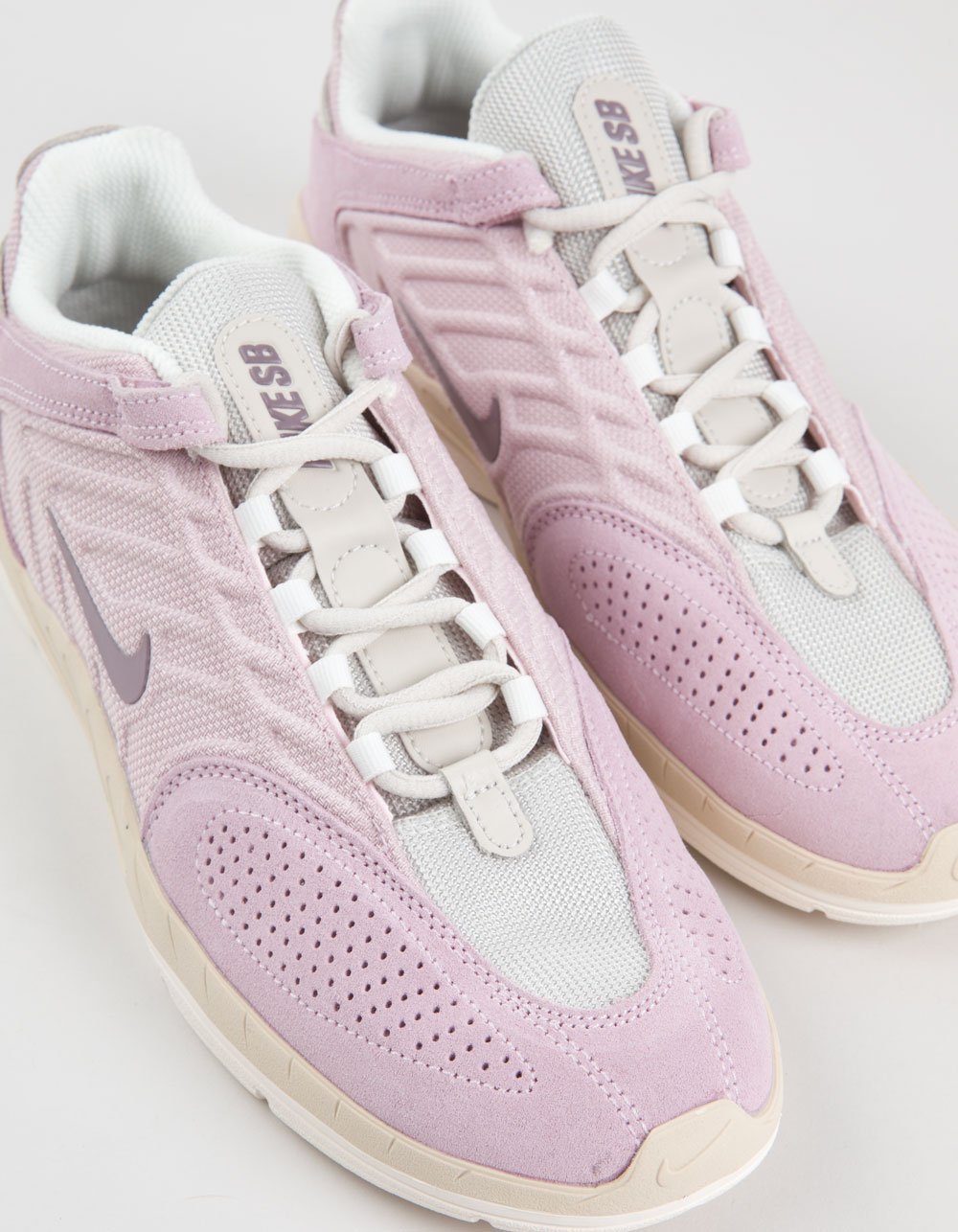NIKE SB Vertebrae Skate Shoes - PINK