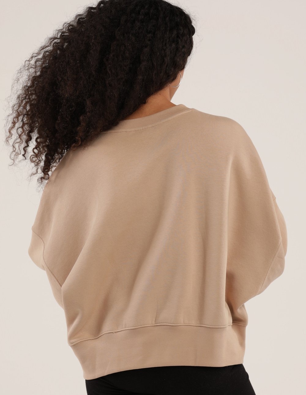 womens oversized crewneck sweatshirt