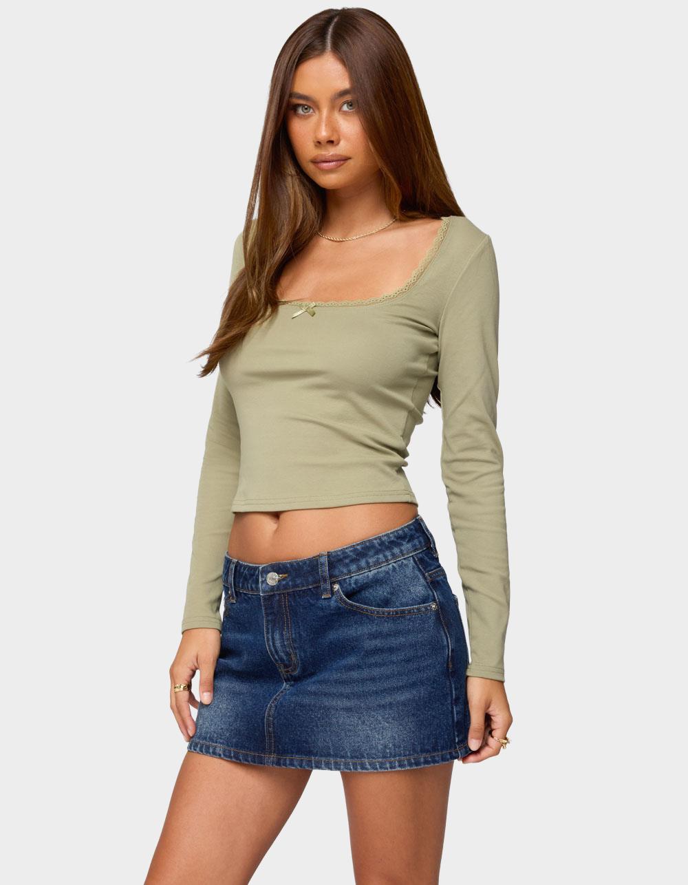 EDIKTED Mora Lace Trim Ribbed Tee