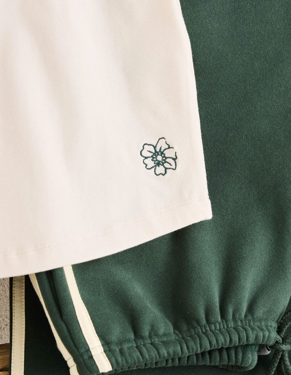 RHYTHM Embroidered Floral Womens Ringer Tee - WHT/GREEN