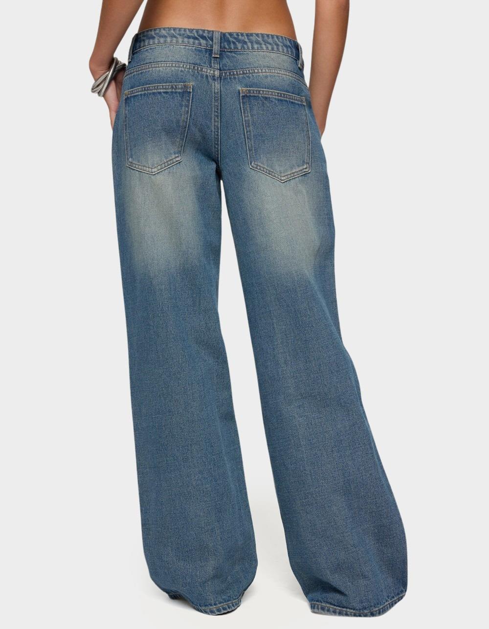EDIKTED Ronny Curved Stitch Low Rise Jeans - LIGHT BLUE