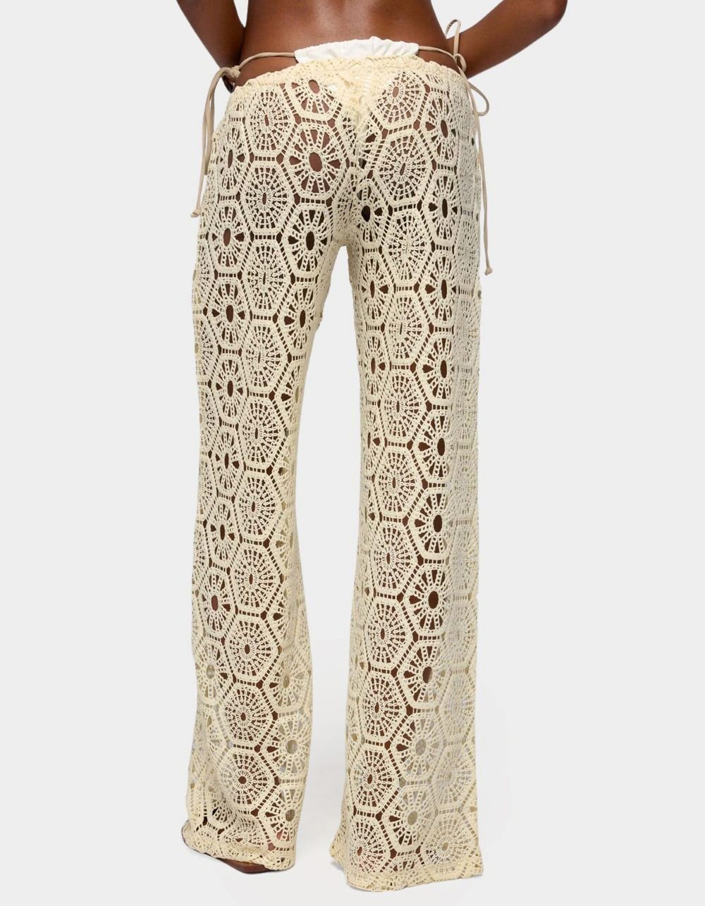 EDIKTED Amrita Baggy Crochet Pants - LT YELLOW