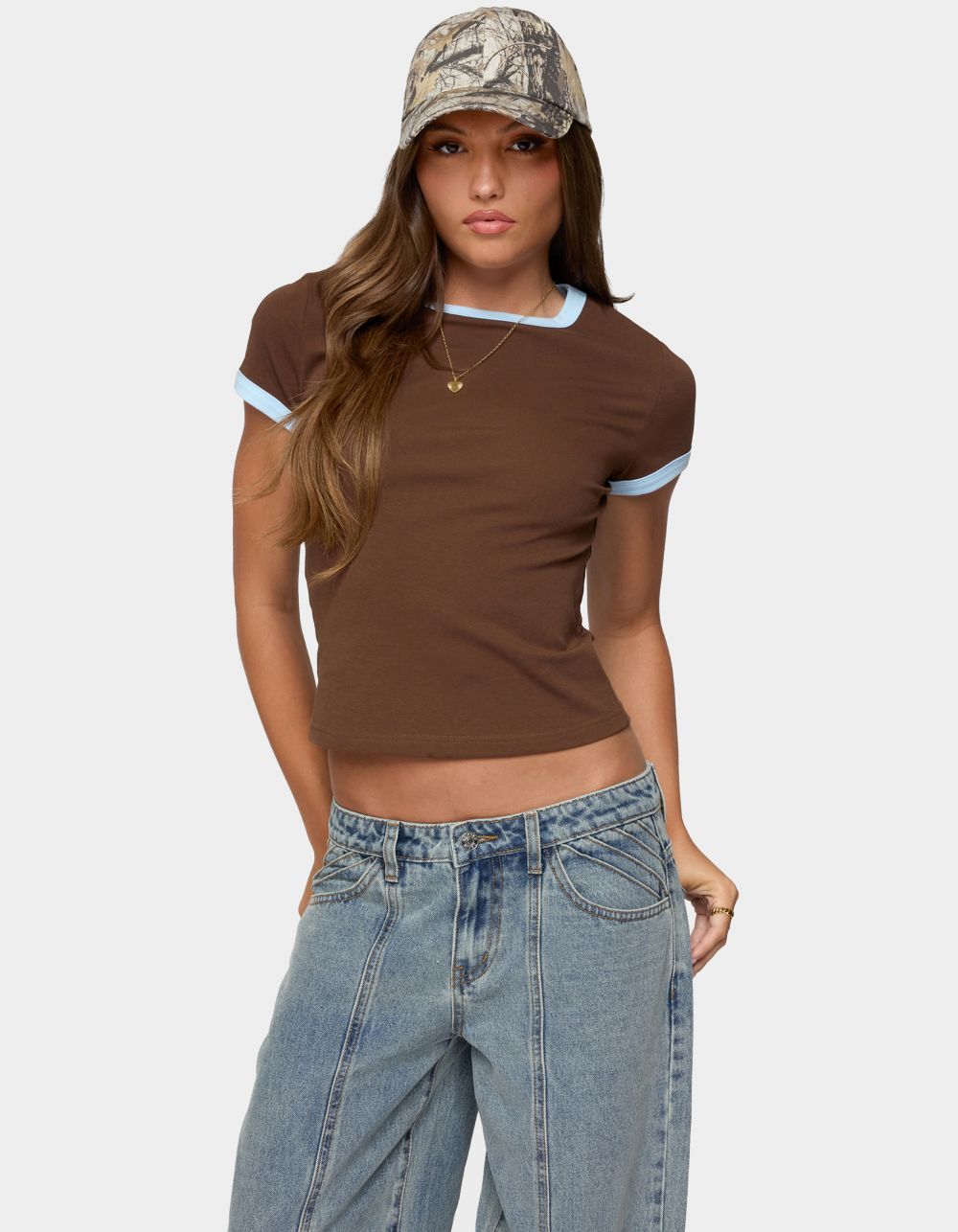 EDIKTED Zeke Contrast Tee - BROWN