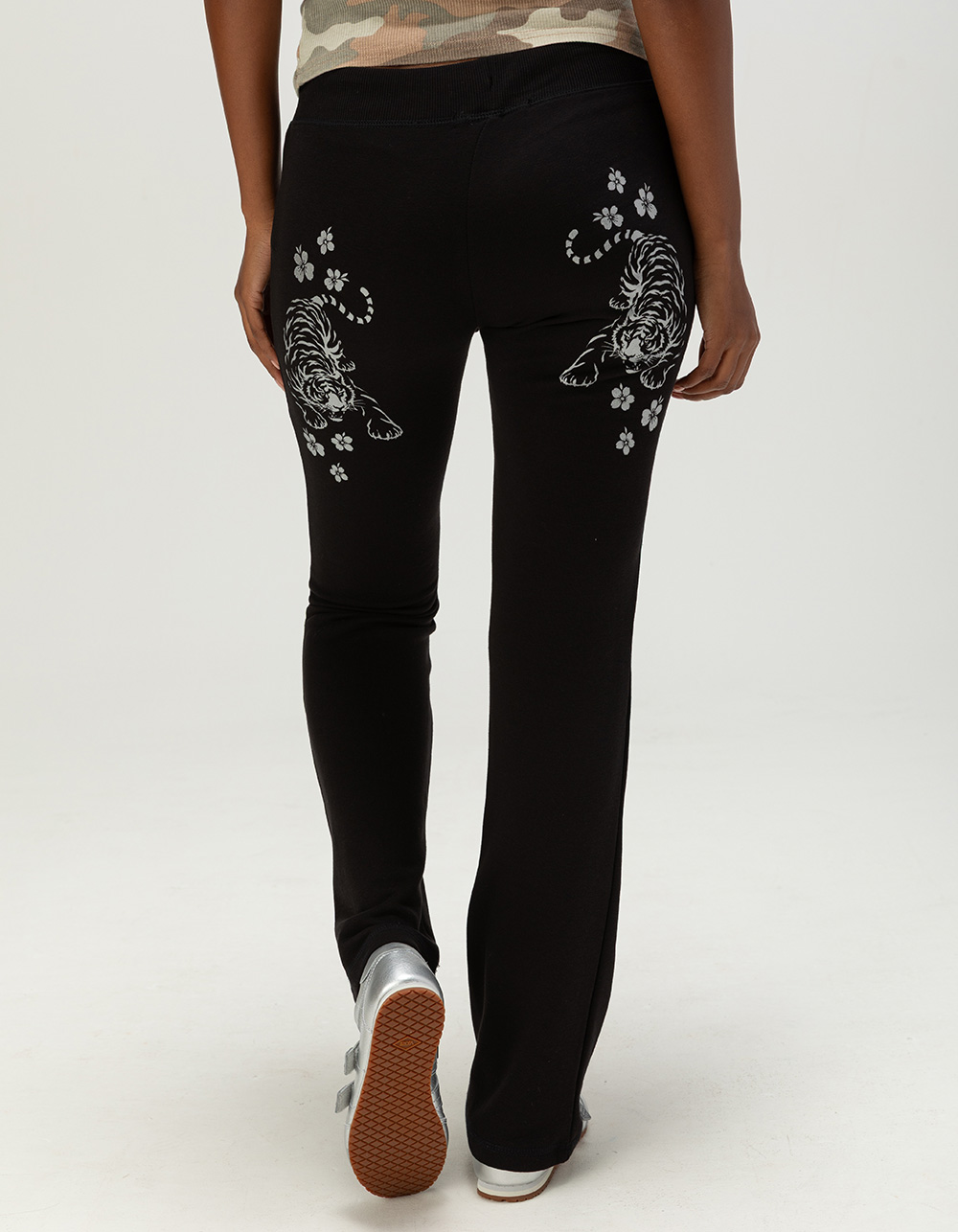 RIOT SOCIETY Easy Tiger Womens Sweatpants - BLACK
