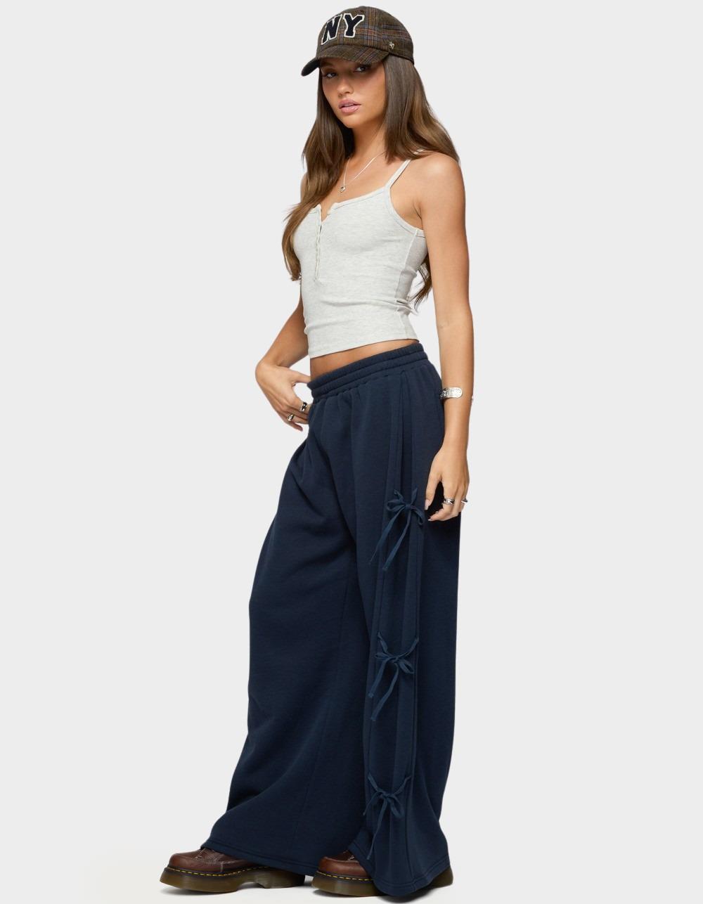 EDIKTED Claudette Baggy Ribbon Sweatpants