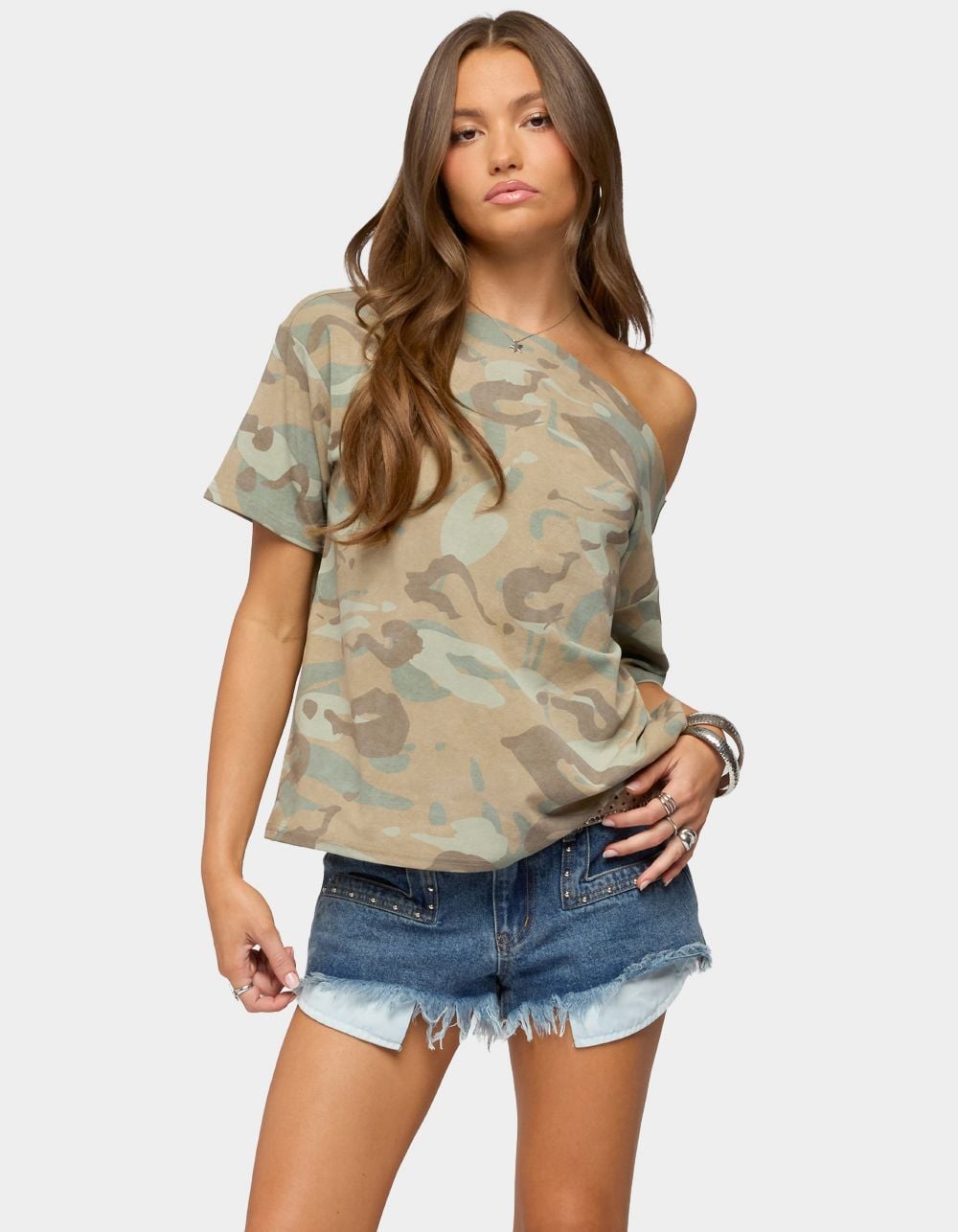 EDIKTED Miltah Camo Off Shoulder Top - DK GREEN