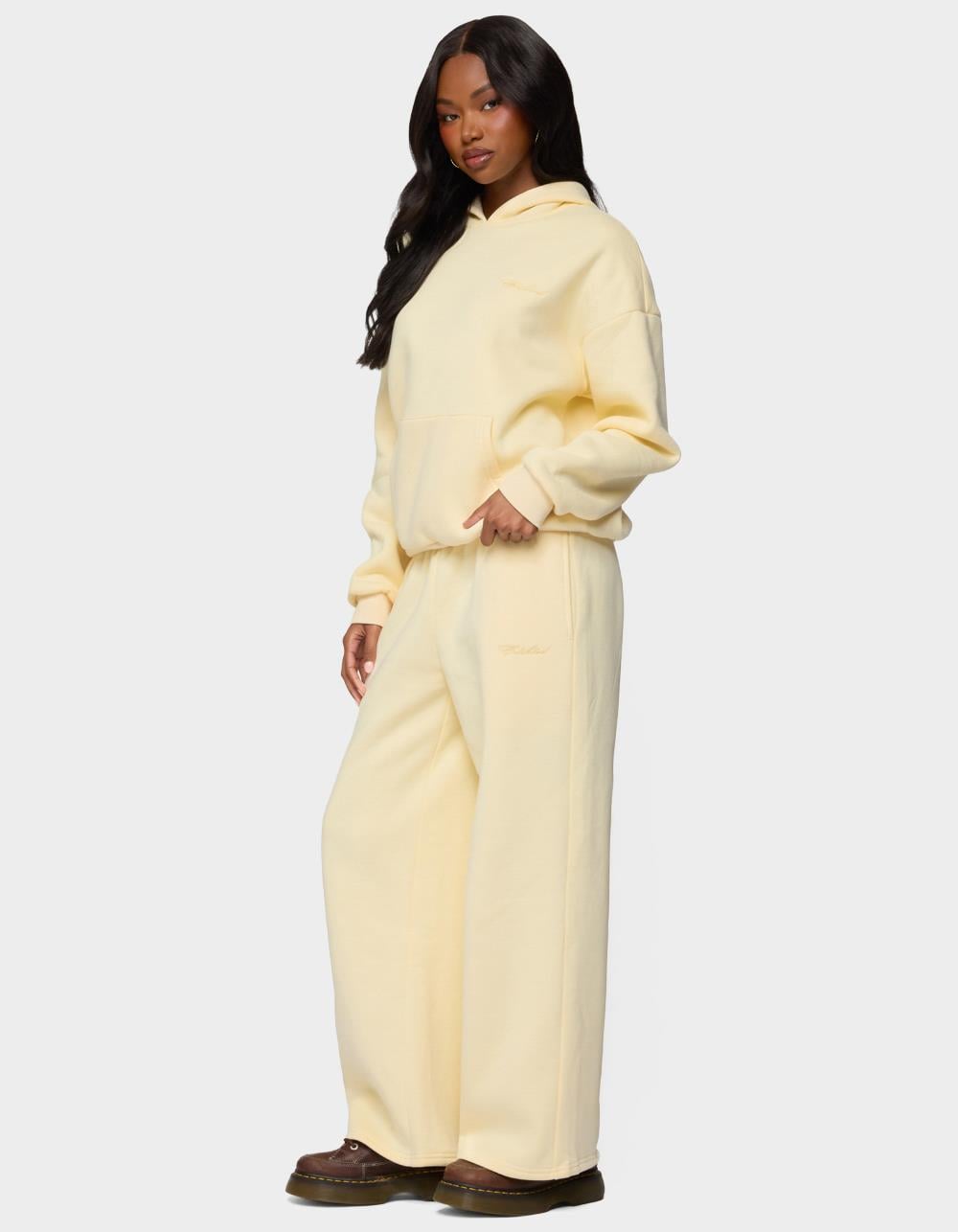 Edikted Basic Girl Wide Leg Sweatpants - YELLOW