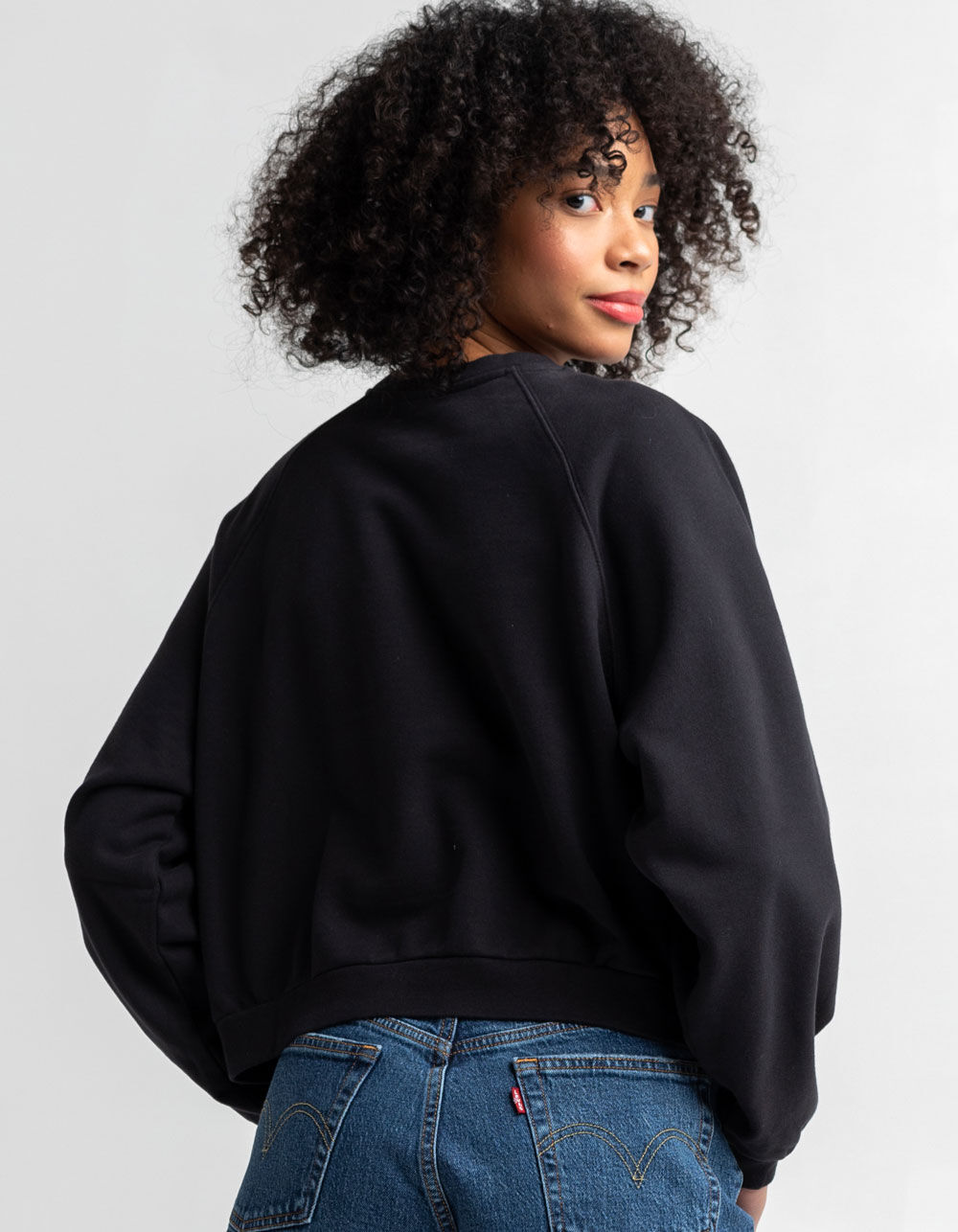 LEVI'S Mushroom Womens Vintage Raglan Crew Sweatshirt - OFF BLACK | Tillys