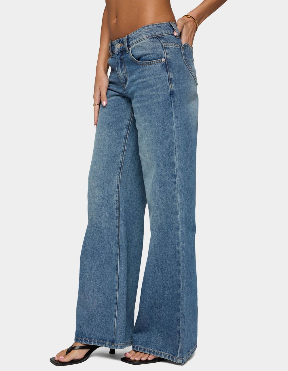 EDIKTED Casta Heart Low Rise Baggy Jeans - MEDIUM BLUE