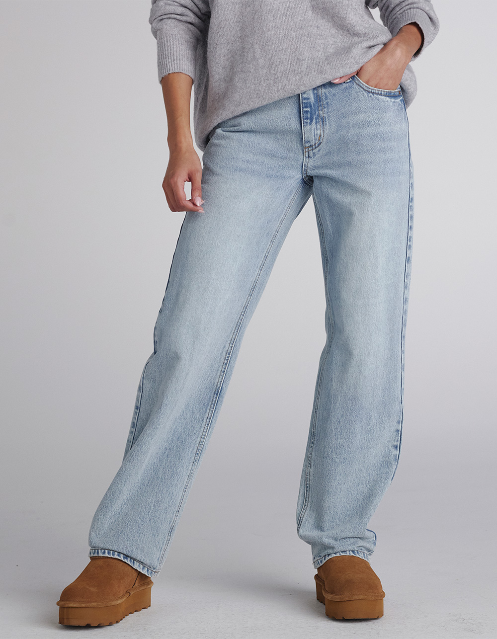 RSQ Womens Low Rise Loose Straight Jeans - MEDIUM WASH