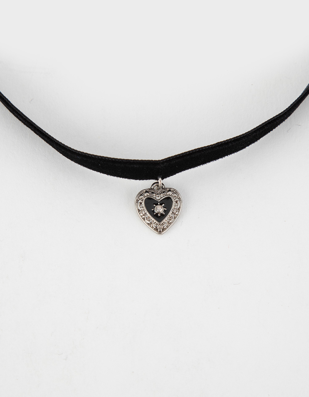 FULL TILT Heart Velvet Choker BLACK Tillys