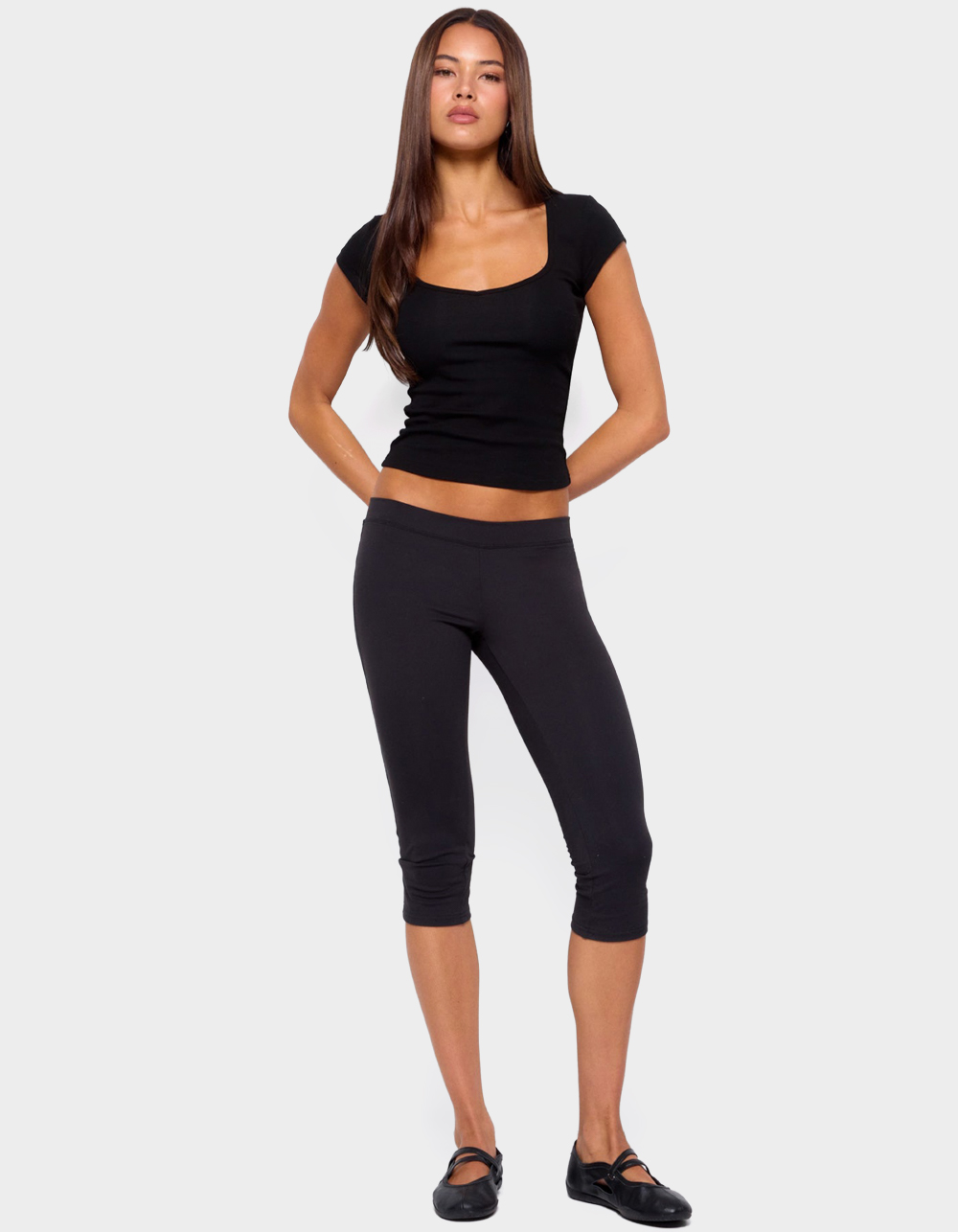 EDIKTED Chari Ribbed Scoop Neck Tee
