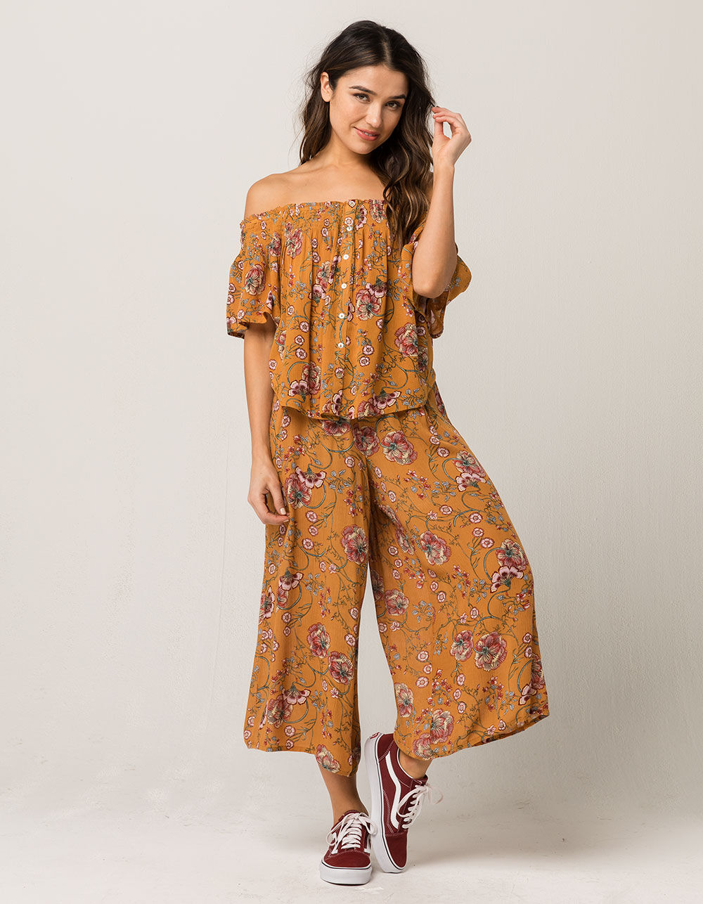 PATRONS OF PEACE Floral Womens Crop Pants image number 3