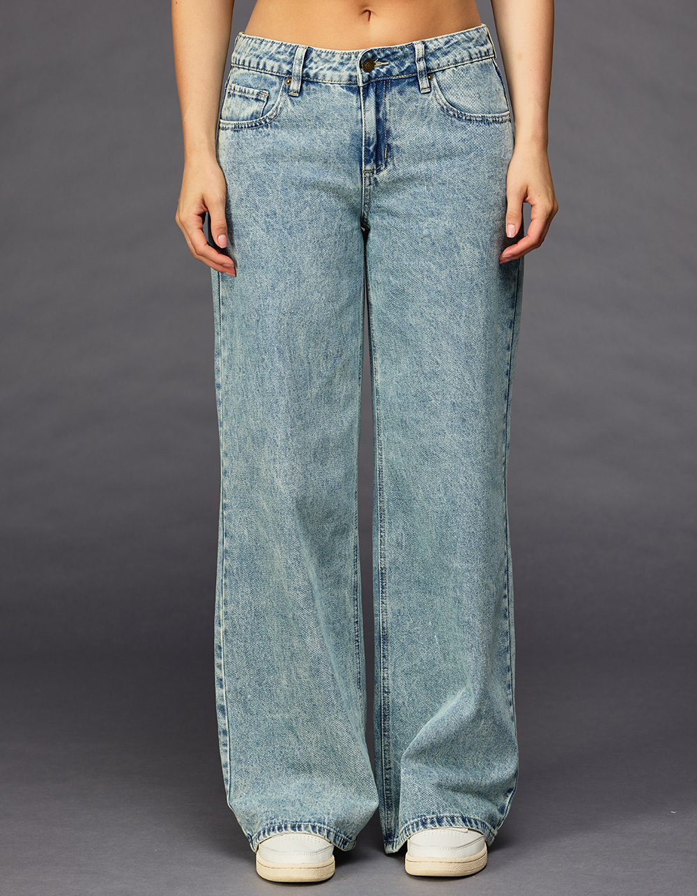 RSQ Womens Low Rise Baggy Jeans LIGHT WASH Tillys