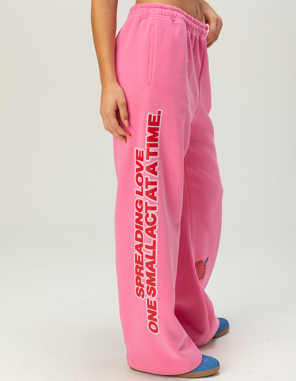 THE MAYFAIR GROUP Be Kind Womens Classic Wide Leg Sweatpants - PINK